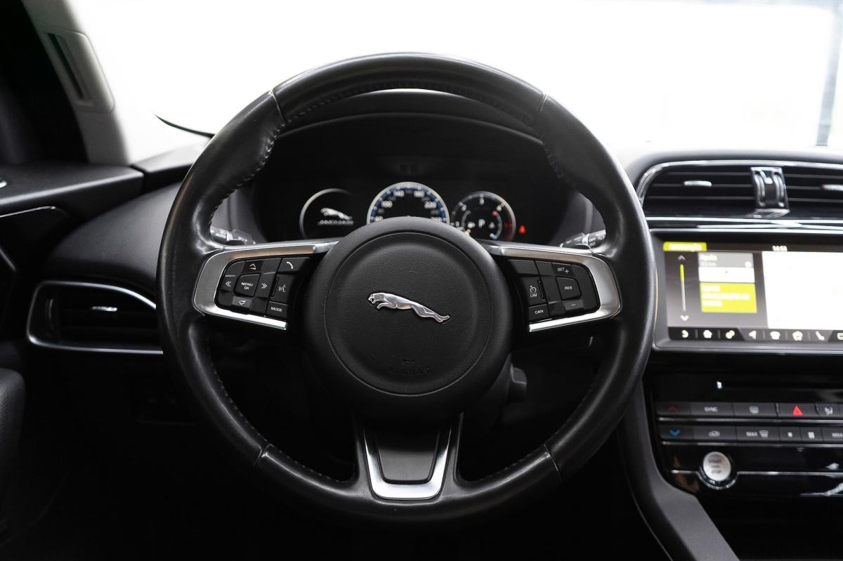 jaguar-f-pace-2018-diesel-1999cc