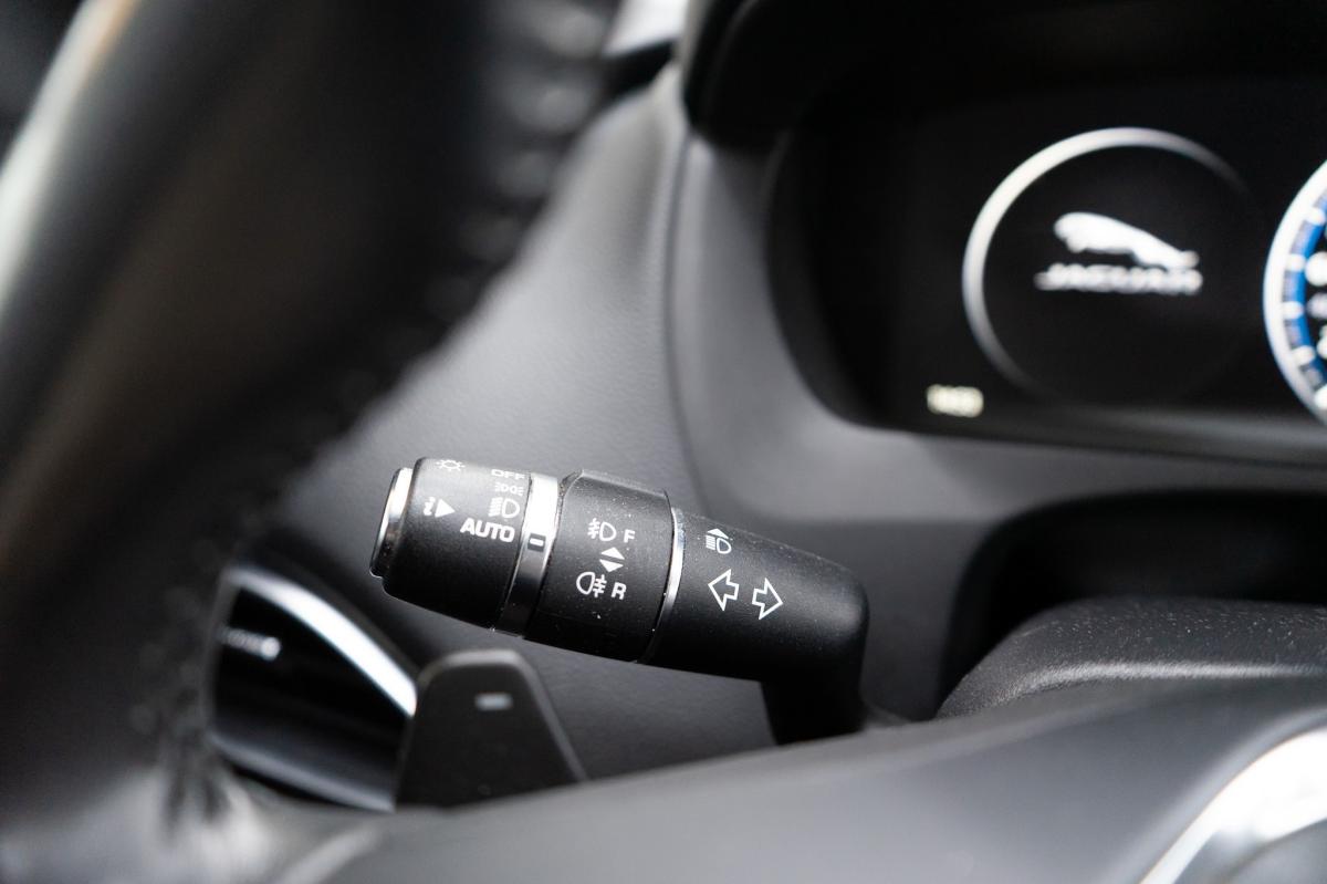 jaguar-f-pace-2018-diesel-1999cc