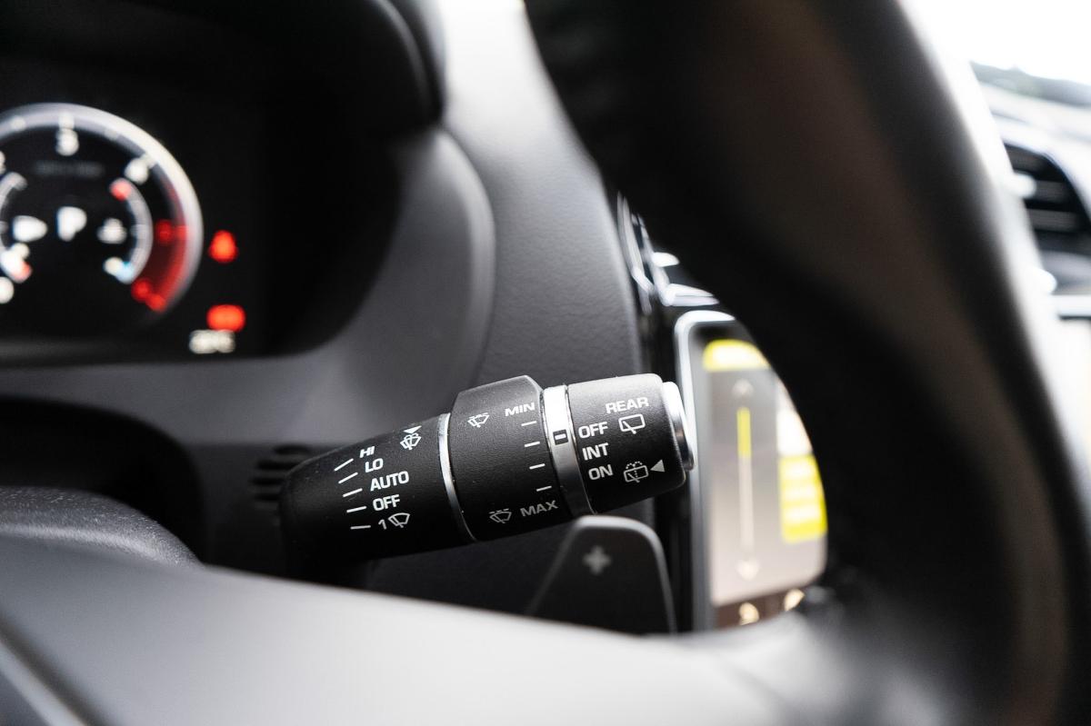 jaguar-f-pace-2018-diesel-1999cc