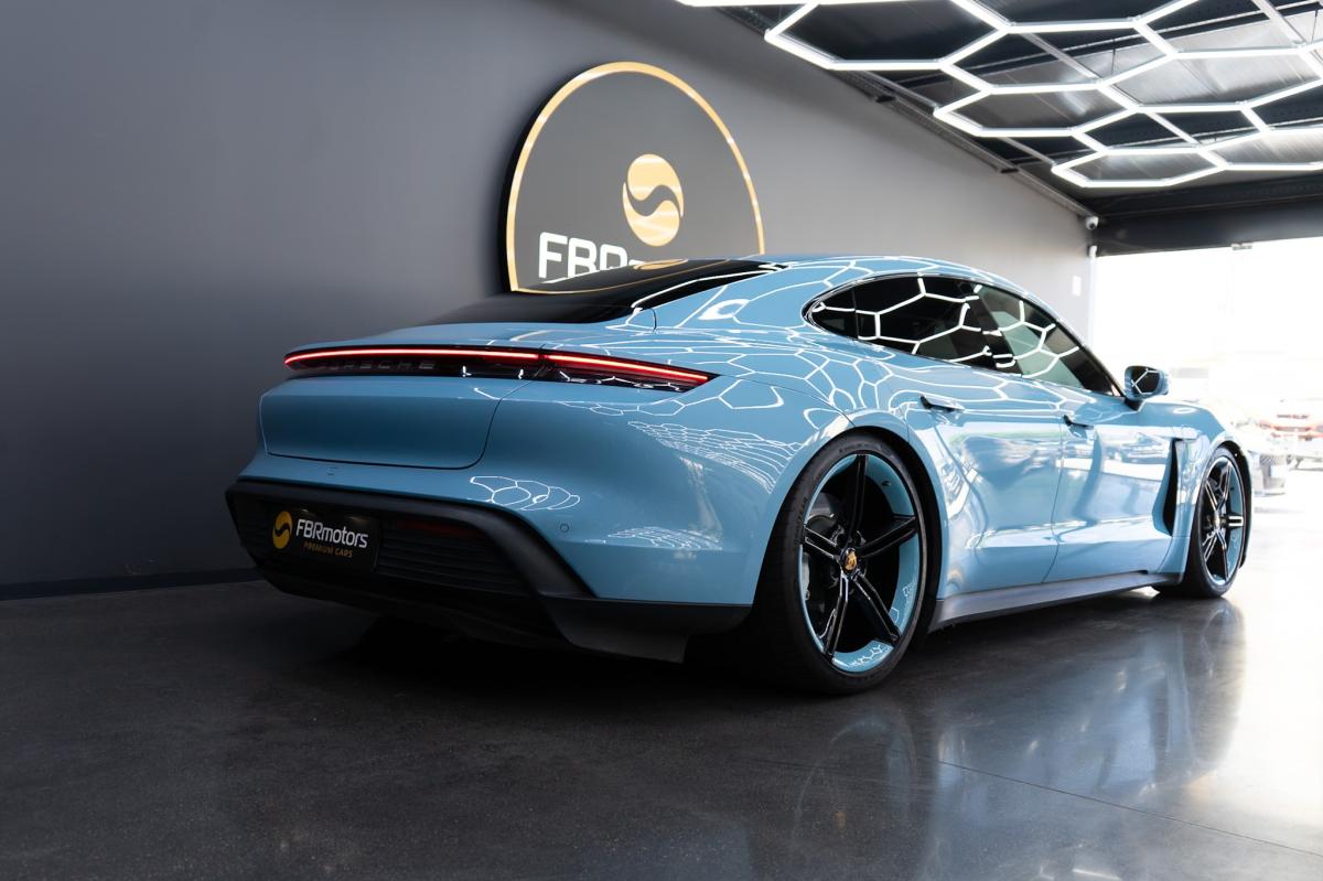 porsche-taycan-2020-eletrico-500cc