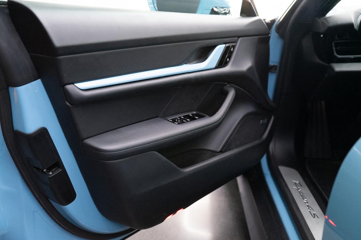 porsche-taycan-2020-eletrico-500cc