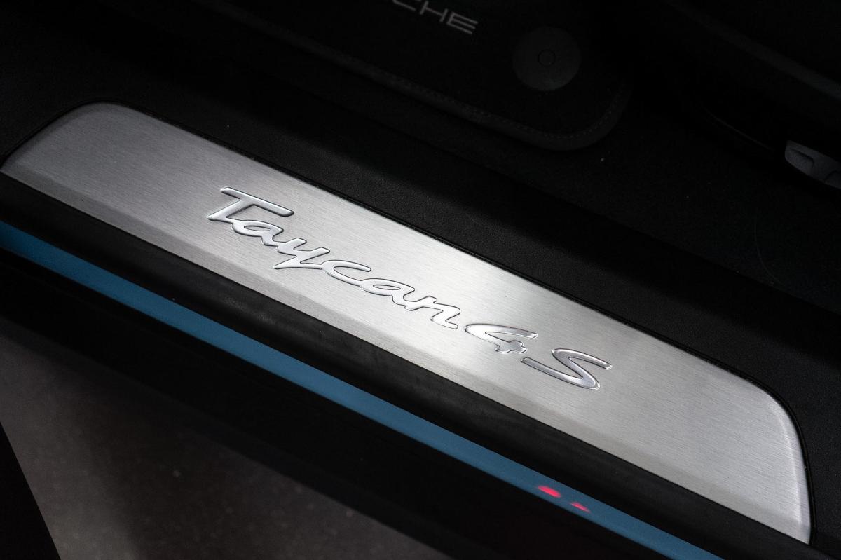 porsche-taycan-2020-eletrico-500cc