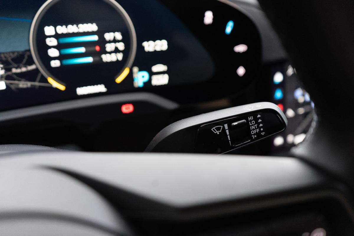 porsche-taycan-2020-eletrico-500cc