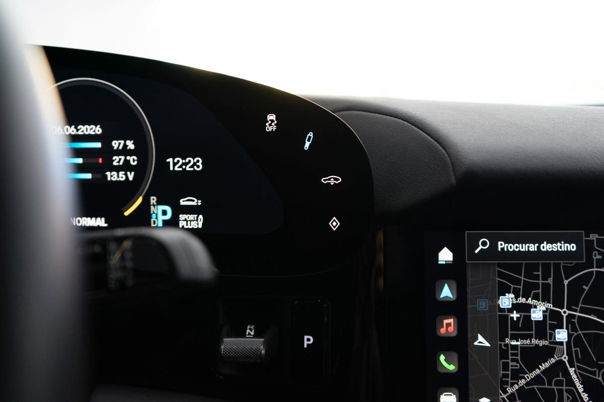 porsche-taycan-2020-eletrico-500cc
