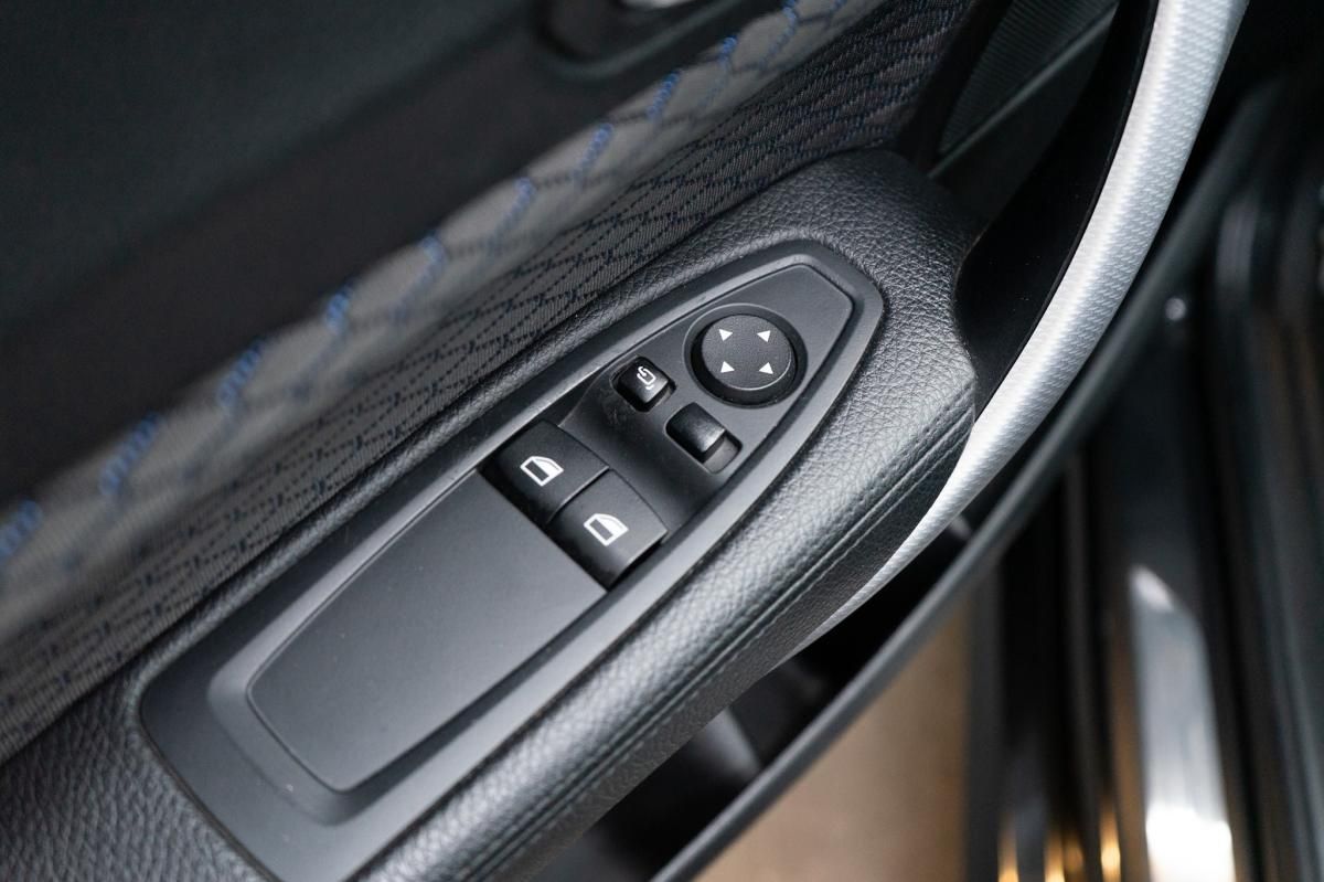 bmw-serie-1-2014-gasolina-2979cc