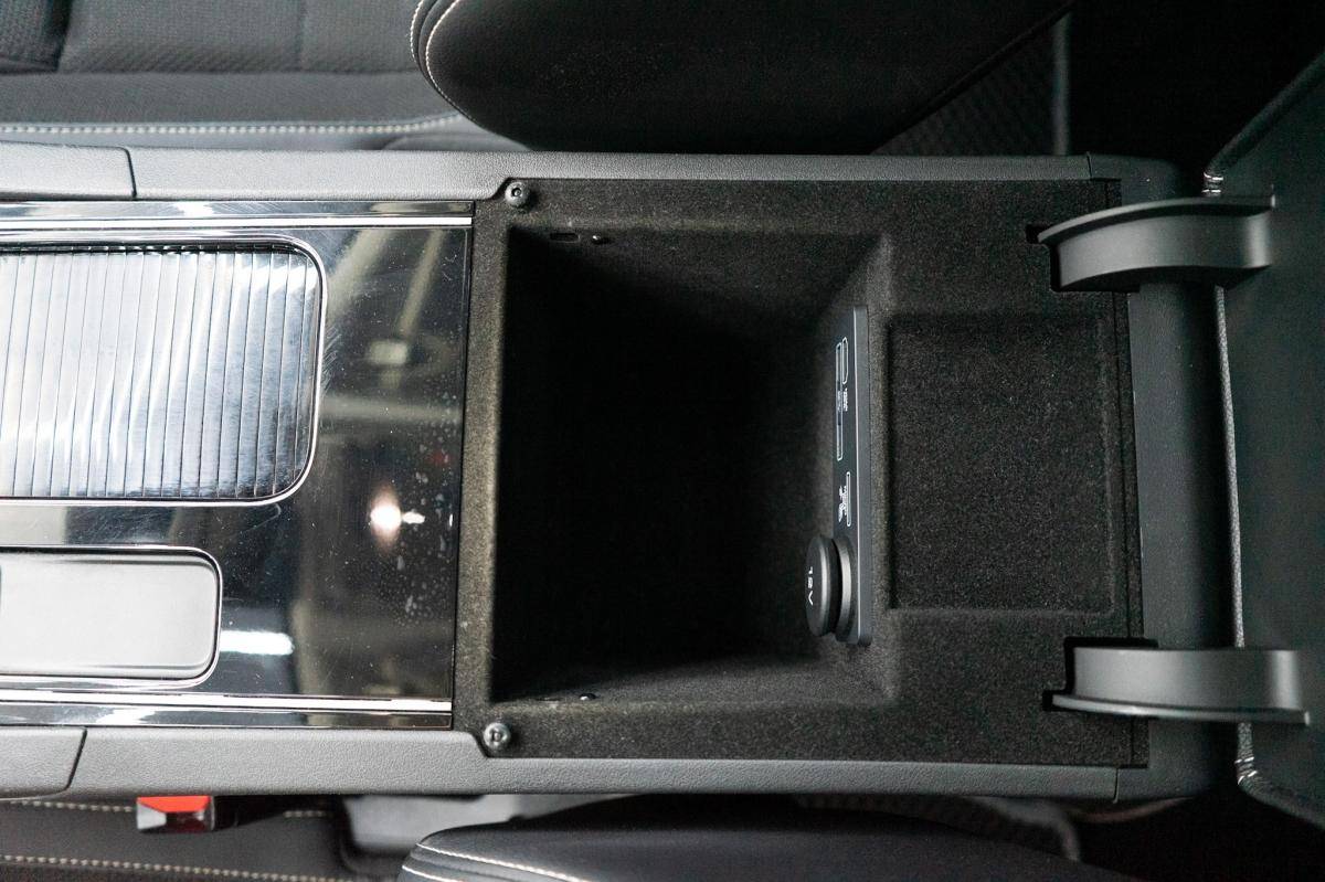 jaguar-f-pace-2017-diesel-1999cc