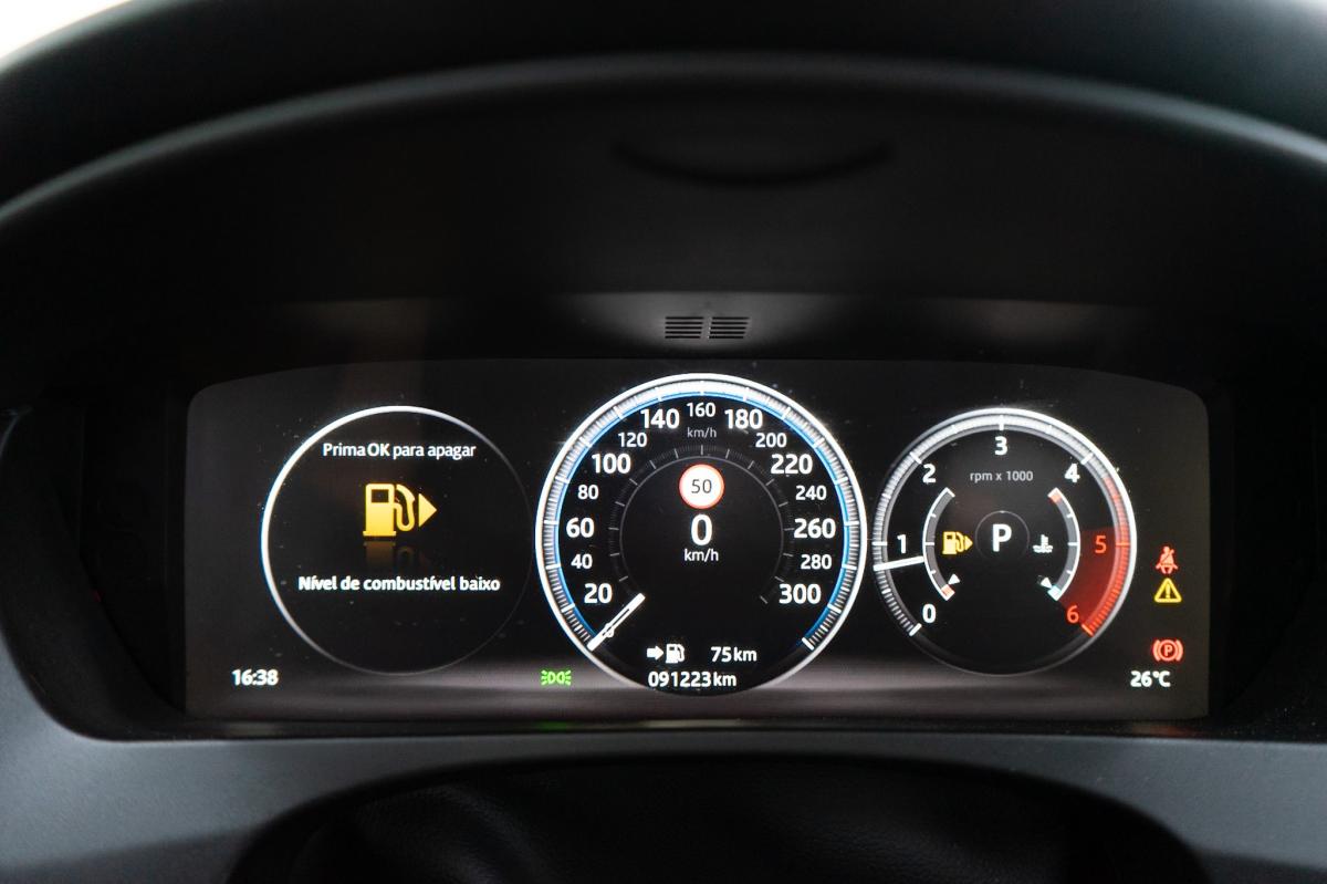 jaguar-f-pace-2017-diesel-1999cc