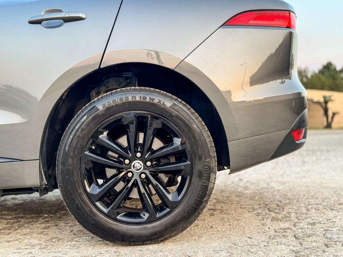 jaguar-f-pace-2018-diesel-1999cc