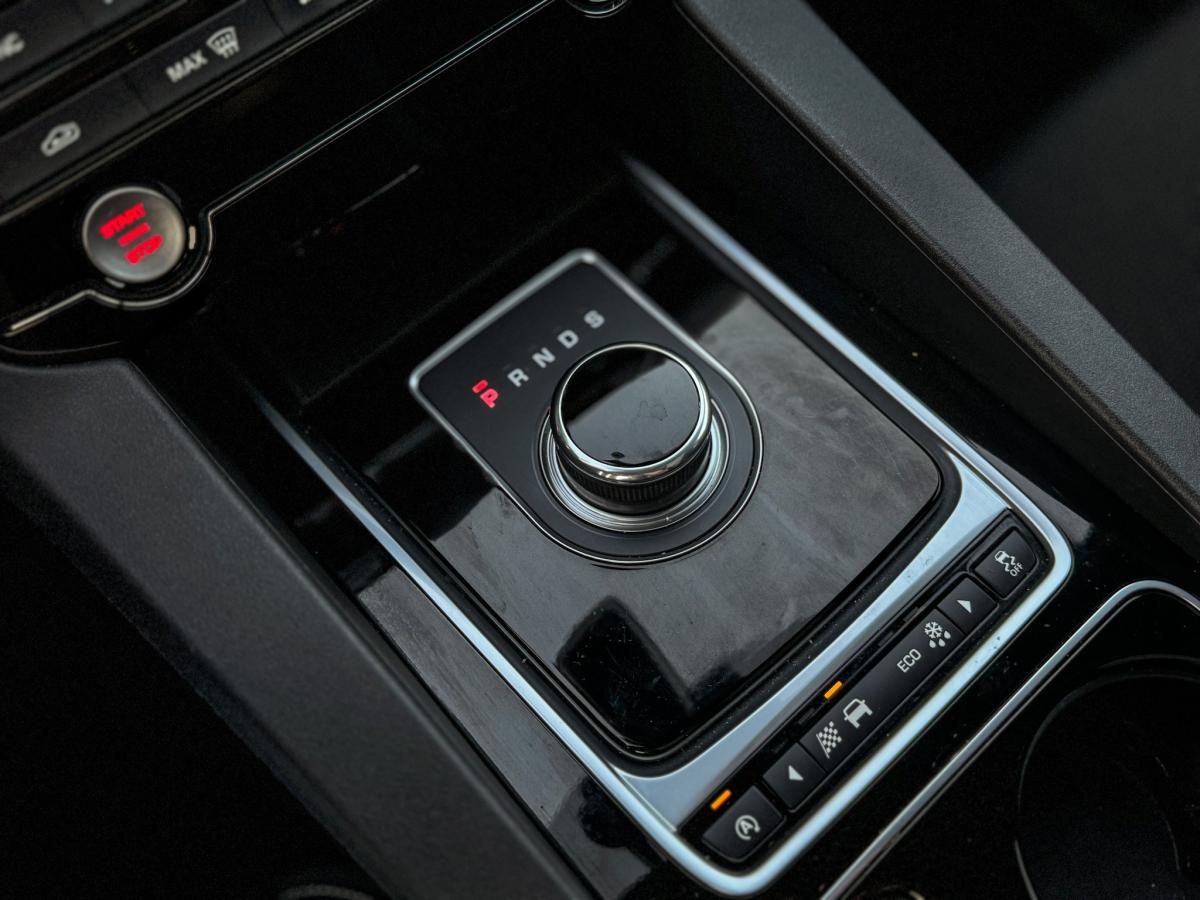 jaguar-f-pace-2018-diesel-1999cc