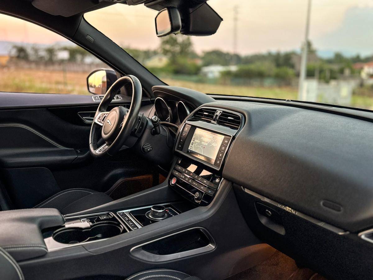jaguar-f-pace-2018-diesel-1999cc
