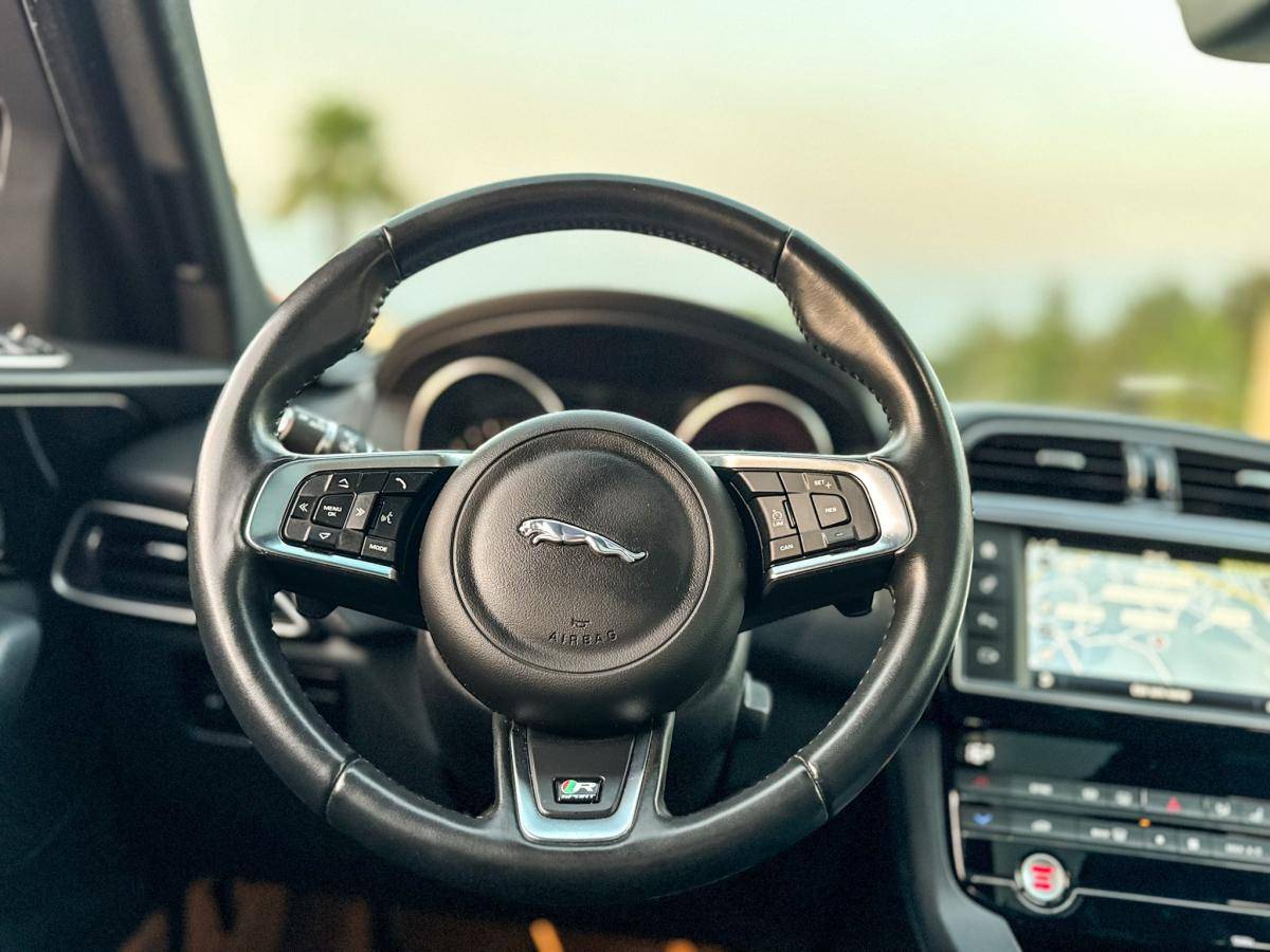 jaguar-f-pace-2018-diesel-1999cc