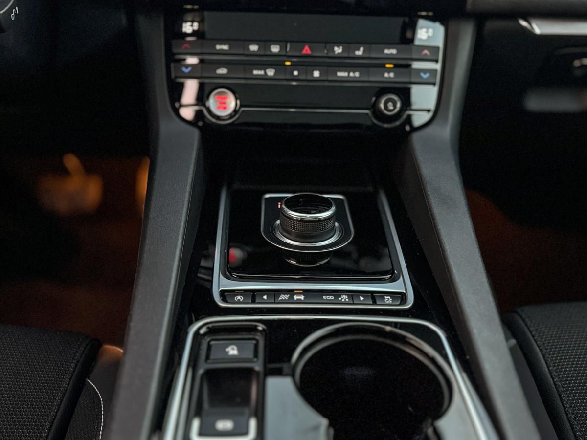 jaguar-f-pace-2018-diesel-1999cc