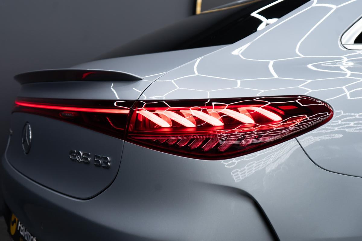 mercedes-benz-eqs-2023-eletrico-500cc