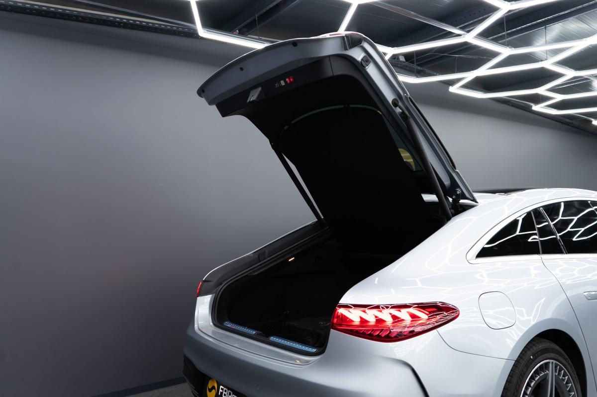mercedes-benz-eqs-2023-eletrico-500cc