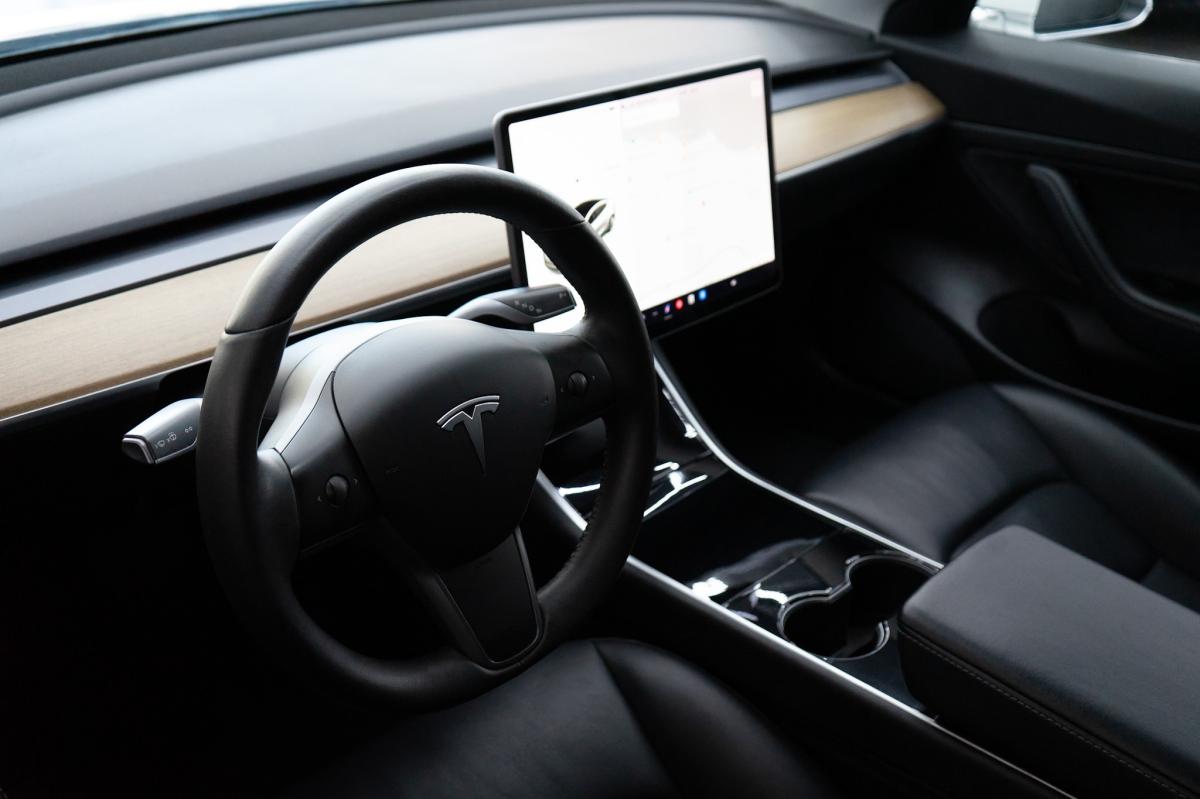 tesla-model-3-2019-eletrico-500cc