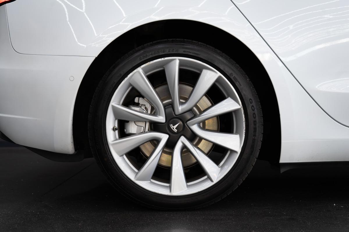 tesla-model-3-2019-eletrico-500cc