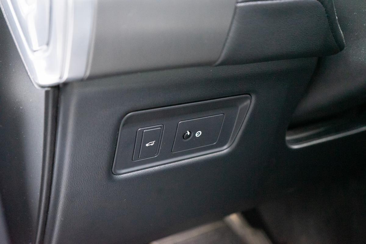 land-rover-range-rover-sport-2016-diesel-2993cc