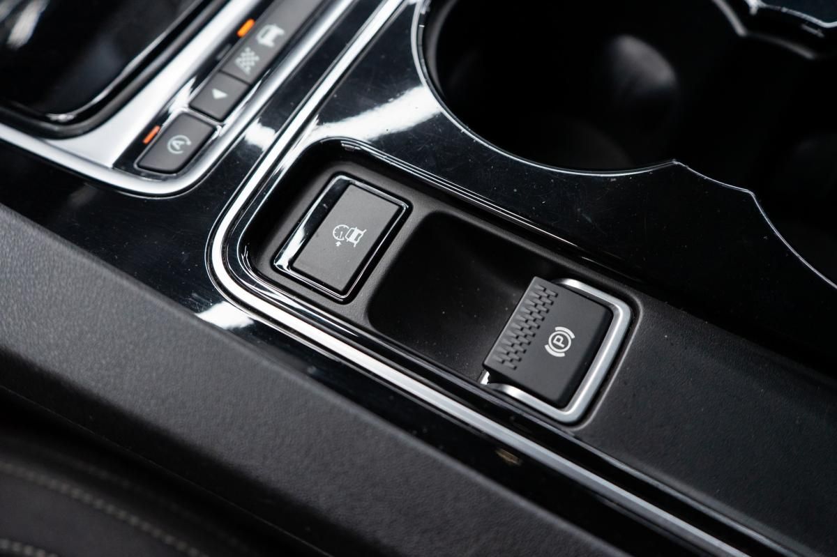 jaguar-f-pace-2016-diesel-1999cc