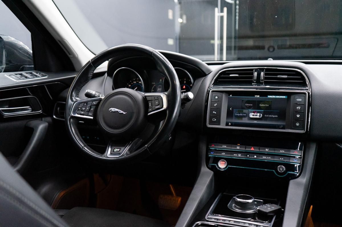 jaguar-f-pace-2016-diesel-1999cc