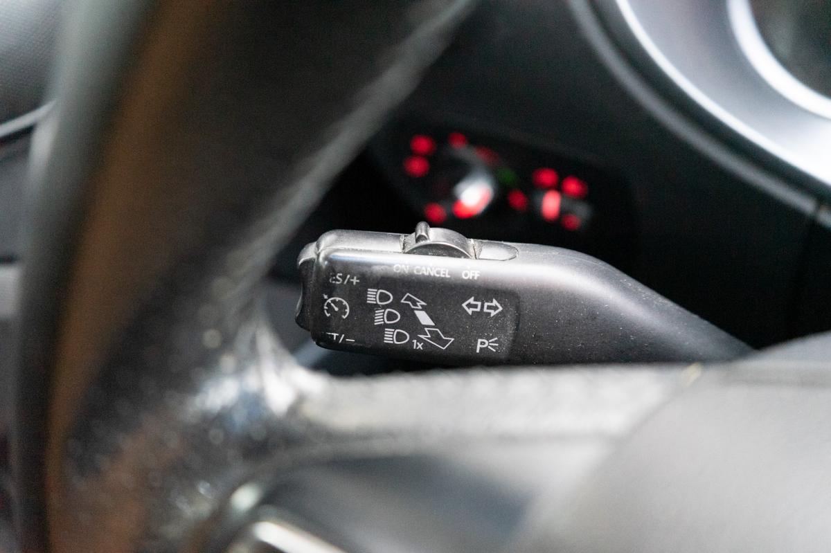 seat-leon-2011-diesel-1598cc