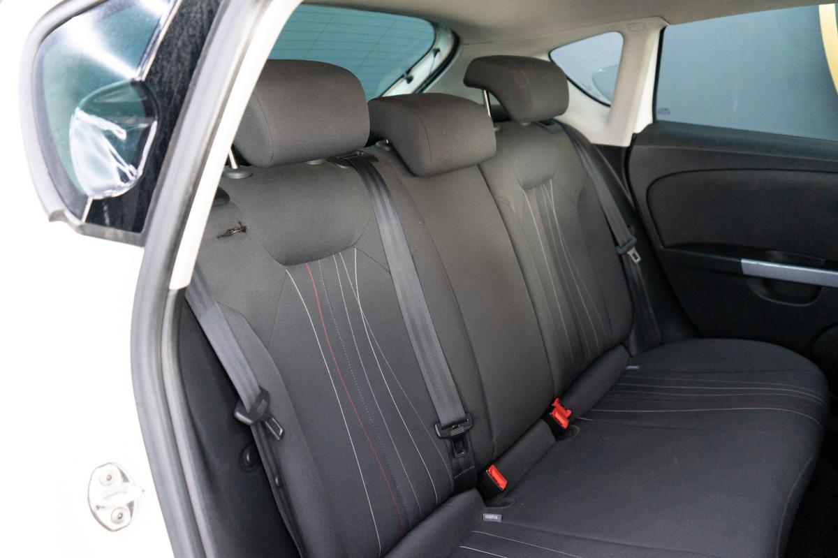 seat-leon-2011-diesel-1598cc