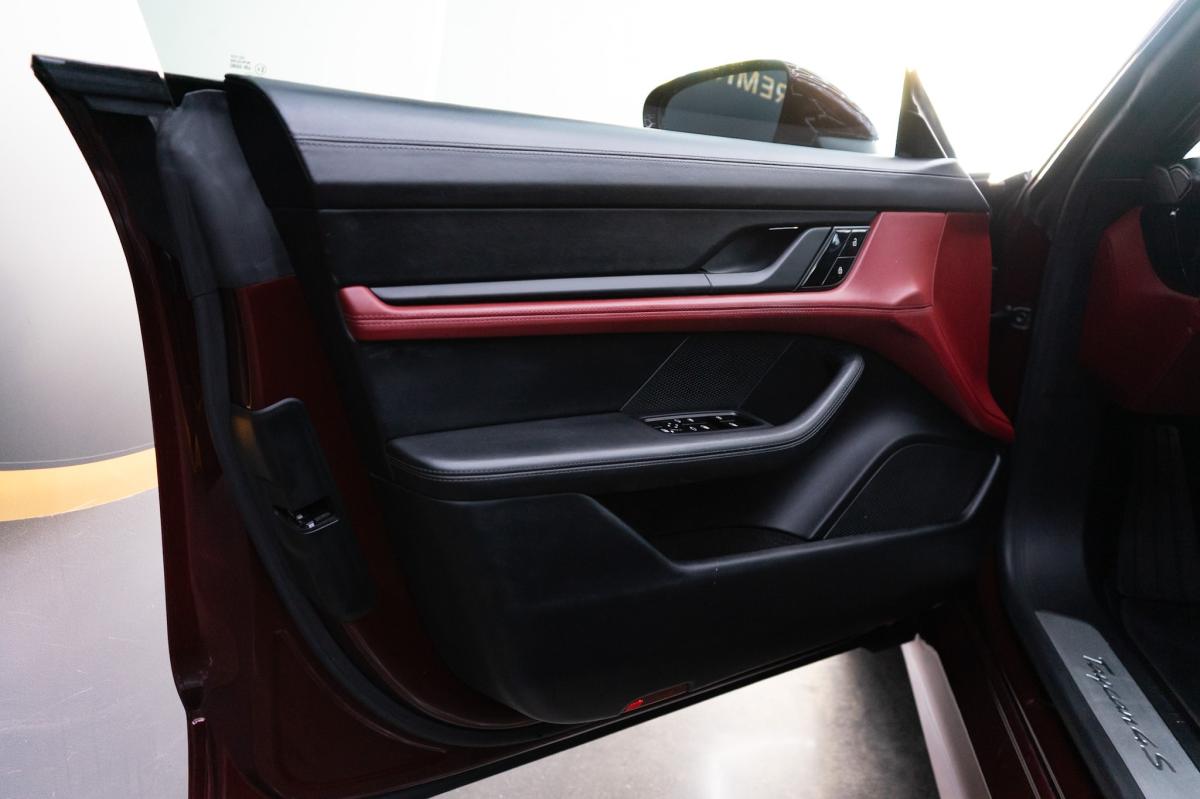 porsche-taycan-2020-eletrico-0cc