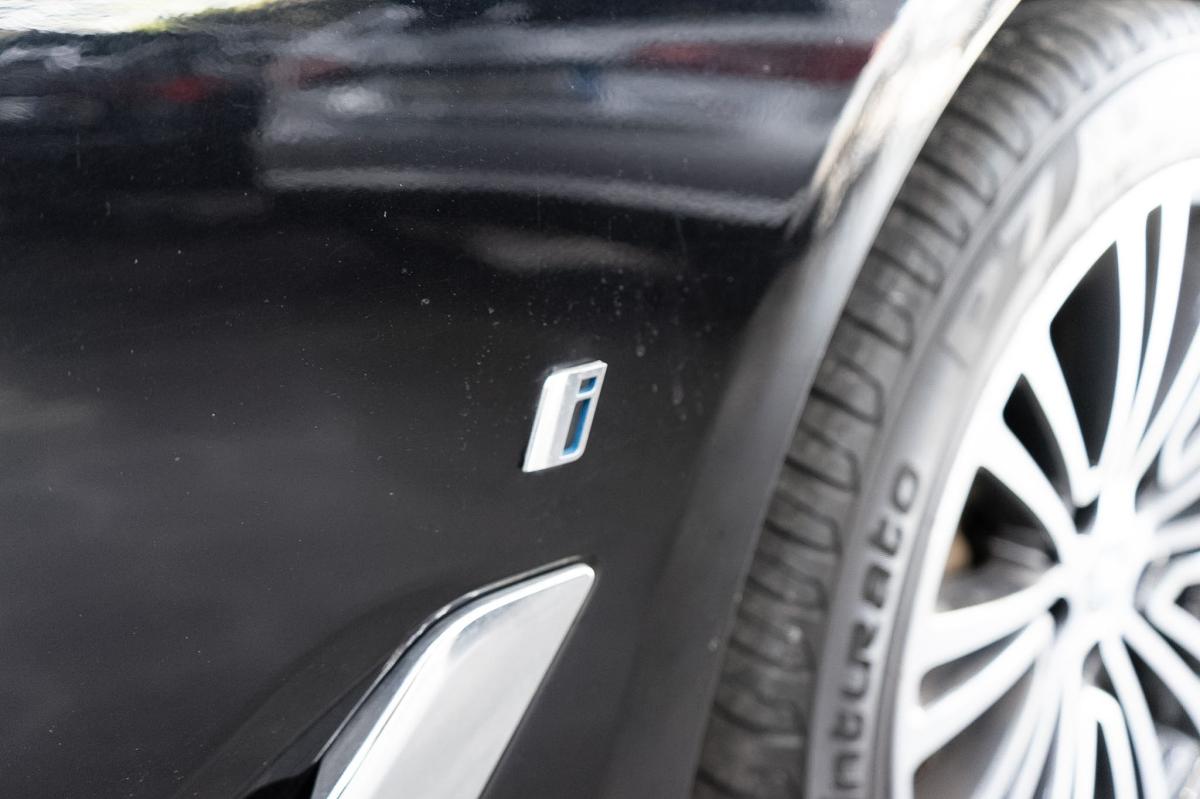 bmw-serie-5-2017-hibrido-a-gasolina-1998cc