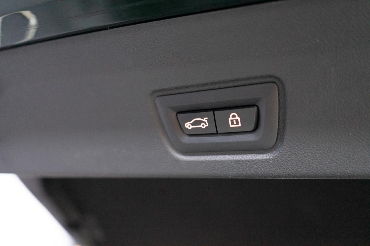 bmw-i4-2022-eletrico-500cc