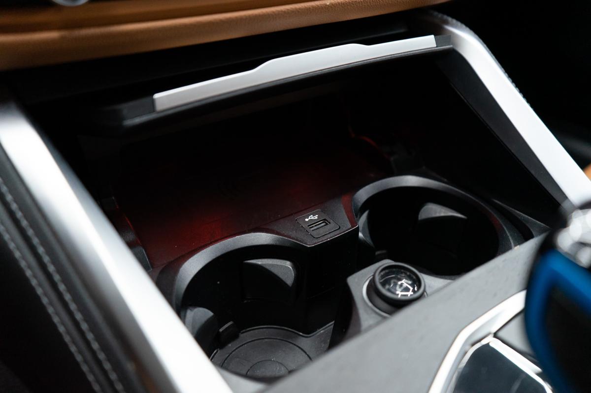 bmw-i4-2022-eletrico-500cc