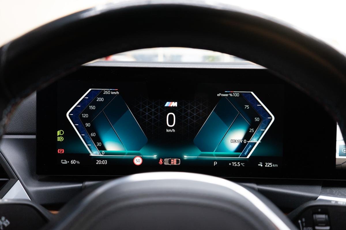 bmw-i4-2022-eletrico-500cc