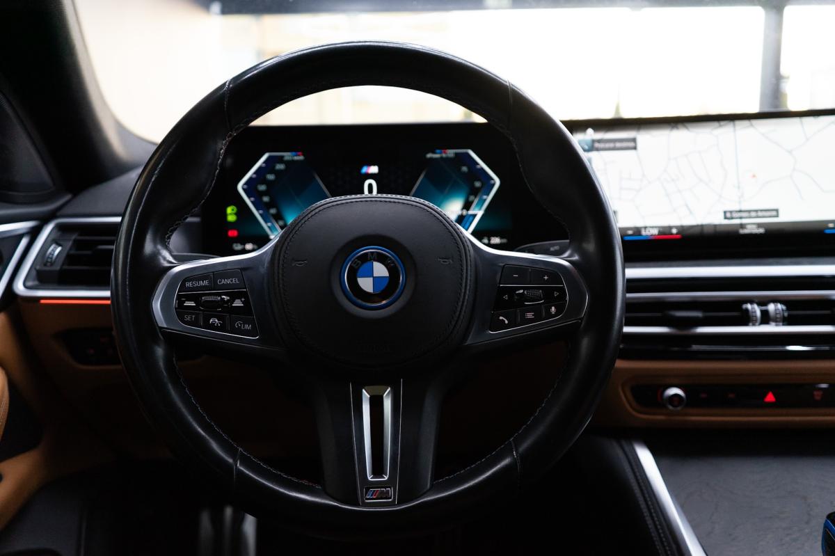 bmw-i4-2022-eletrico-500cc