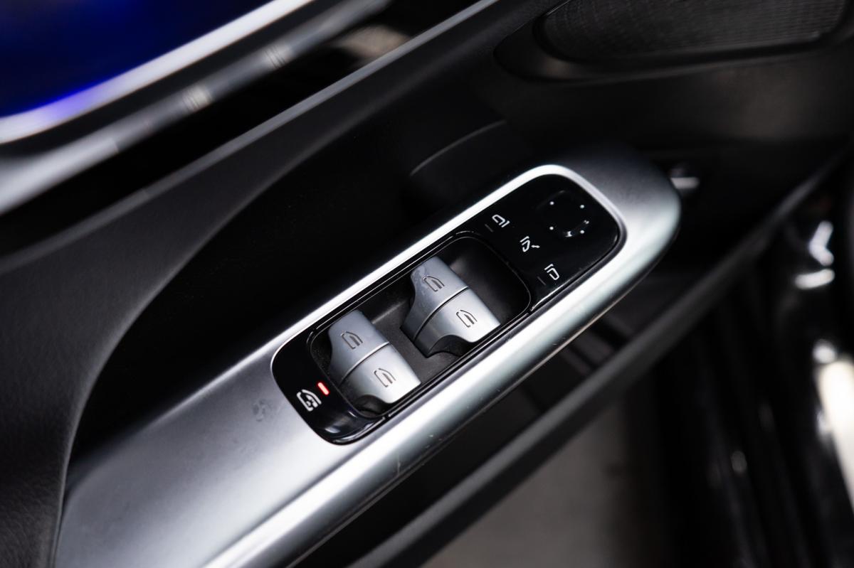 mercedes-benz-classe-c-2022-hibrido-a-gasolina-1999cc