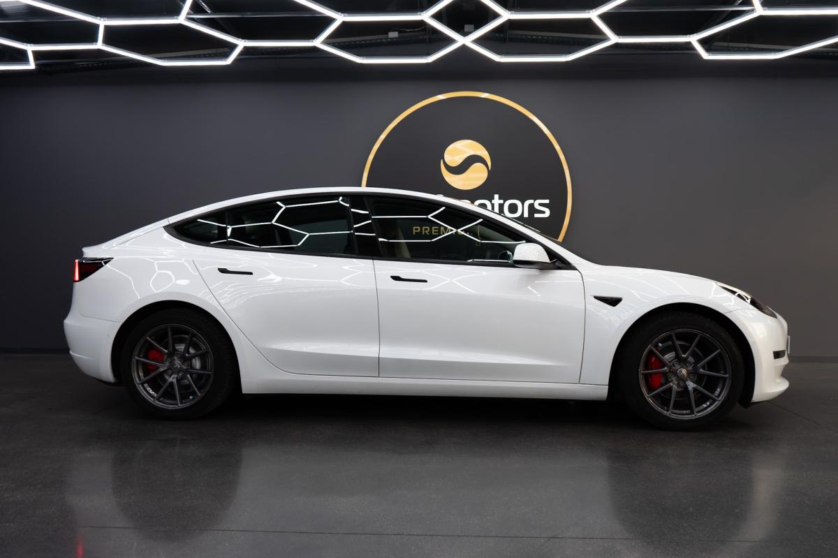 tesla-model-3-2021-eletrico-500cc