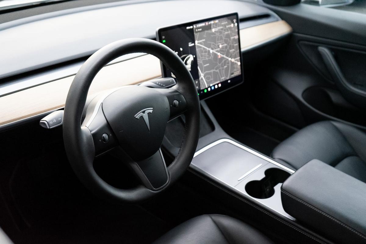 tesla-model-3-2021-eletrico-500cc
