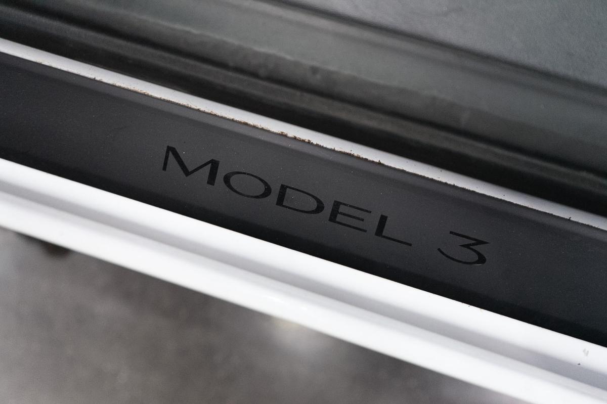 tesla-model-3-2021-eletrico-500cc