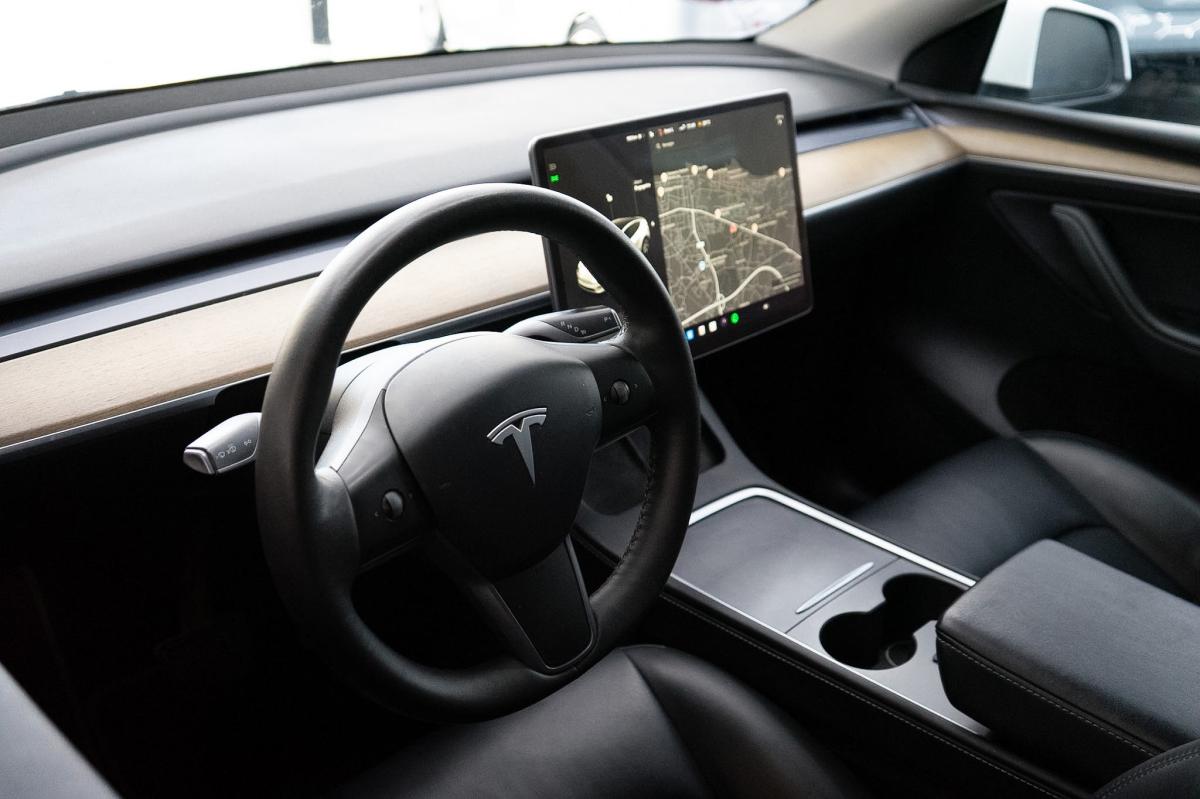 tesla-model-y-2021-eletrico-500cc