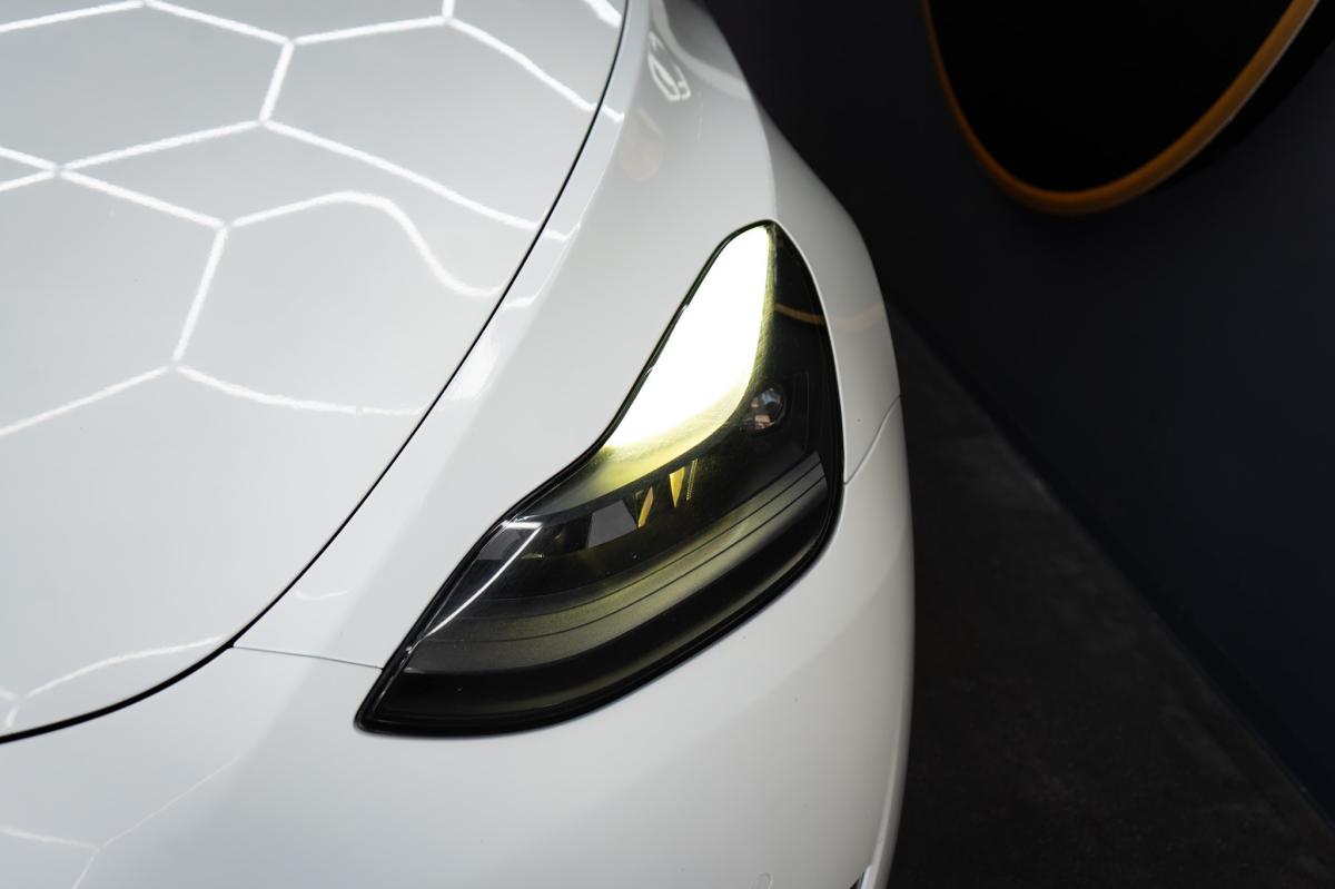 tesla-model-y-2021-eletrico-500cc