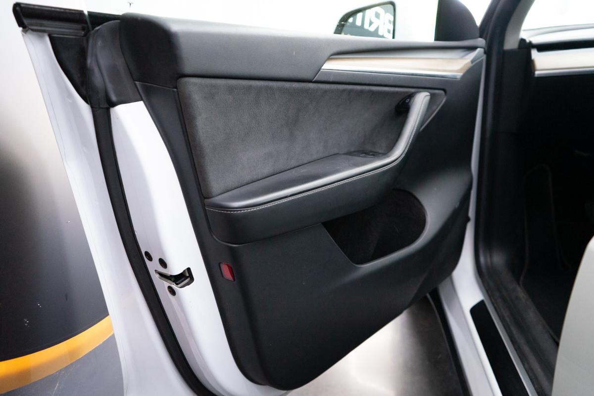 tesla-model-y-2021-eletrico-500cc