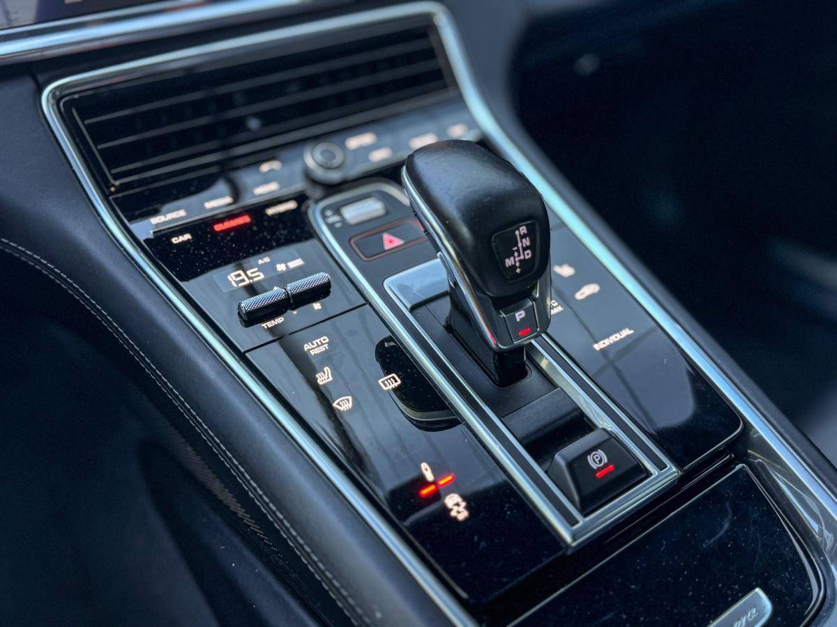 porsche-panamera-sport-turismo-2018-hibrido-a-gasolina-2894cc