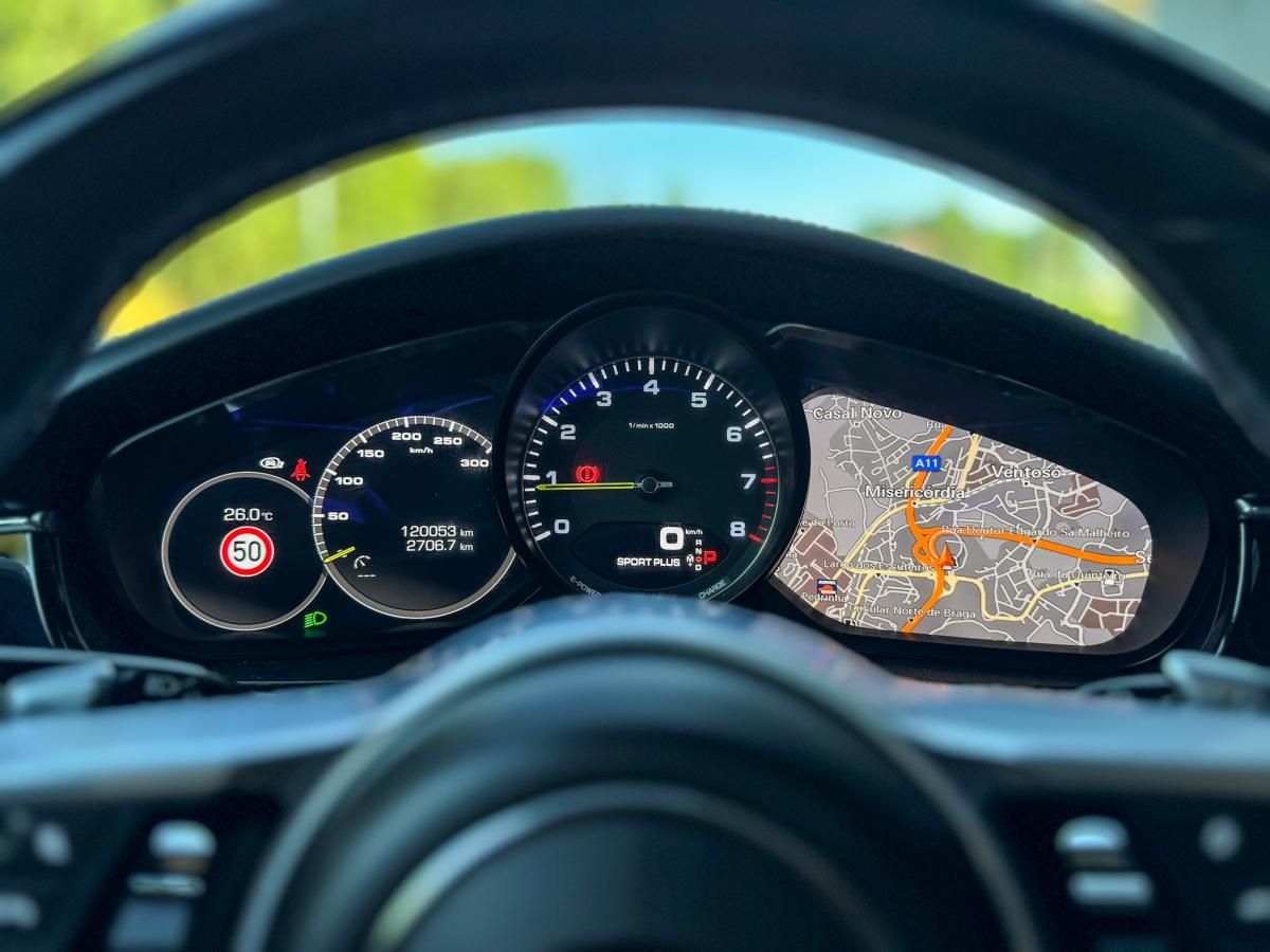porsche-panamera-sport-turismo-2018-hibrido-a-gasolina-2894cc