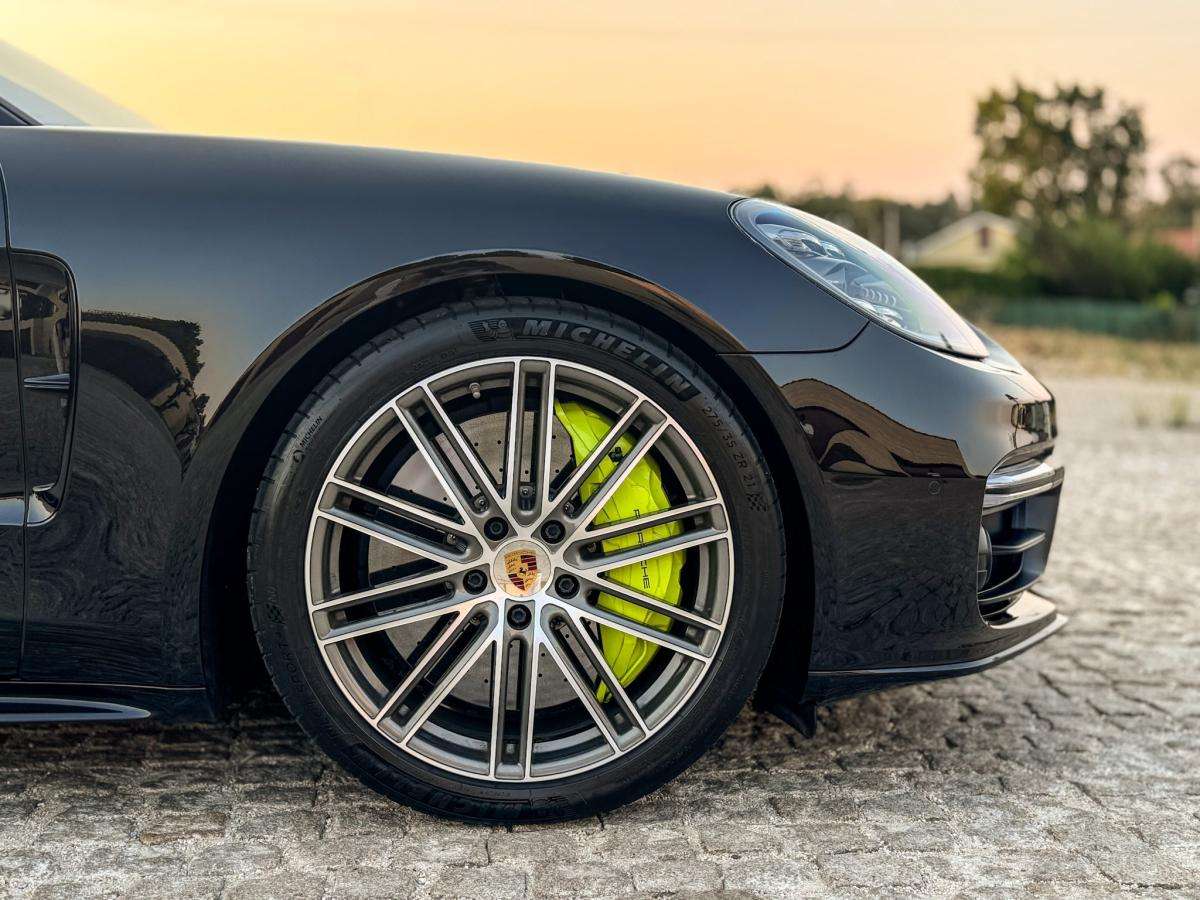 porsche-panamera-2019-hibrido-a-gasolina-3996cc