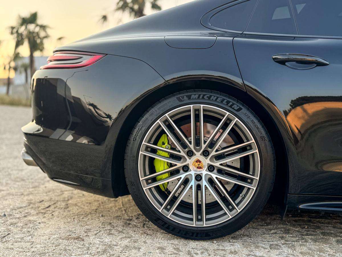 porsche-panamera-2019-hibrido-a-gasolina-3996cc
