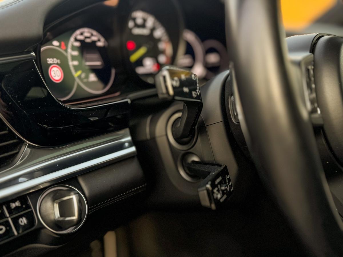 porsche-panamera-2019-hibrido-a-gasolina-3996cc
