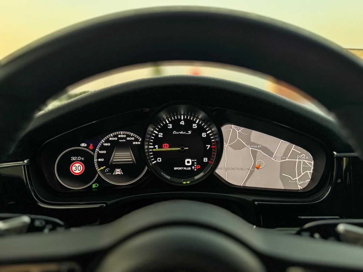 porsche-panamera-2019-hibrido-a-gasolina-3996cc