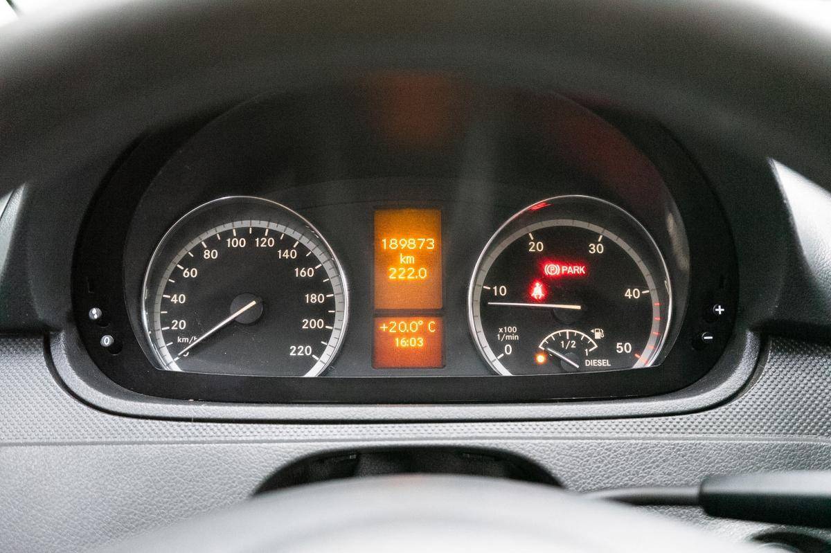 mercedes-benz-vito-2013-diesel-2143cc