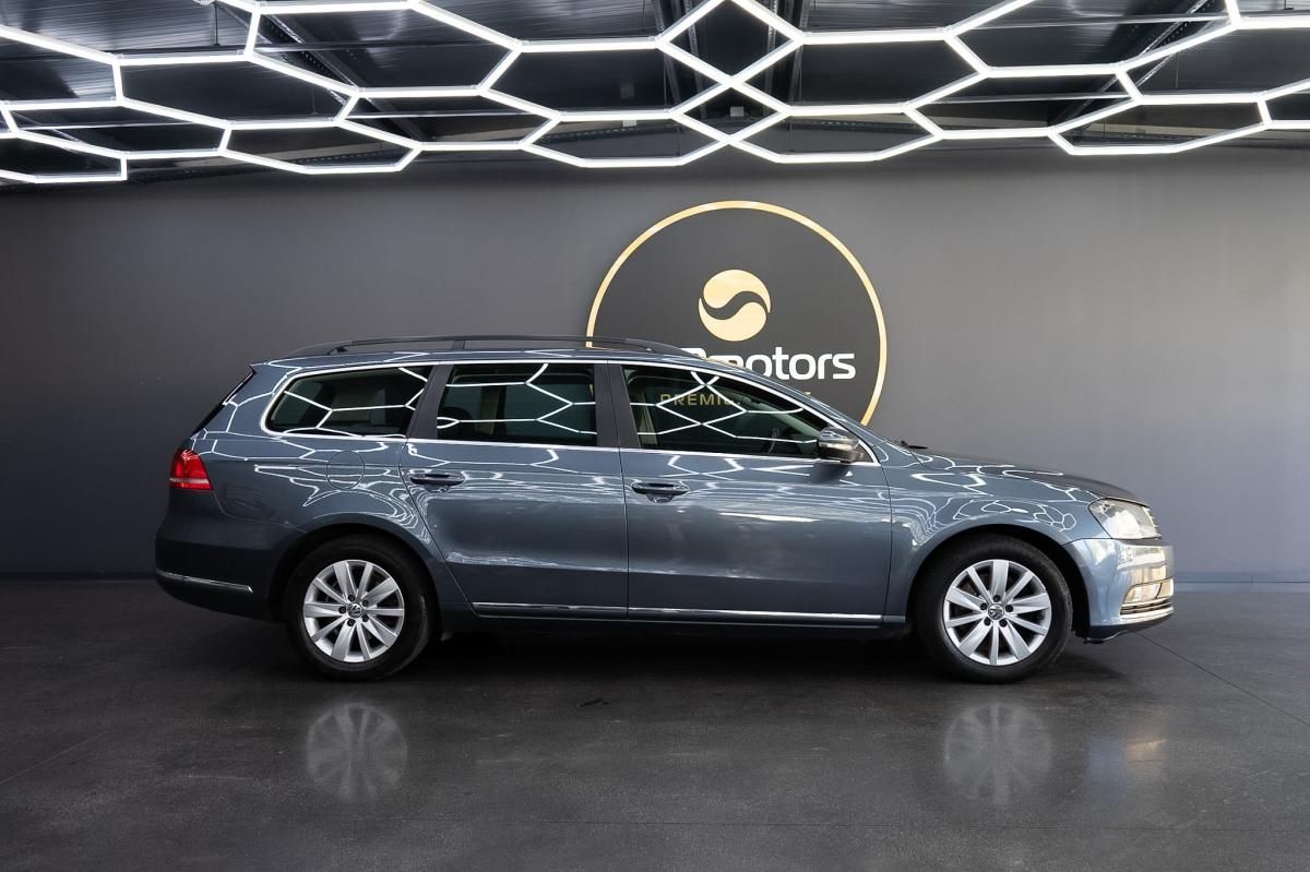 volkswagen-passat-variant-2011-diesel-1598cc