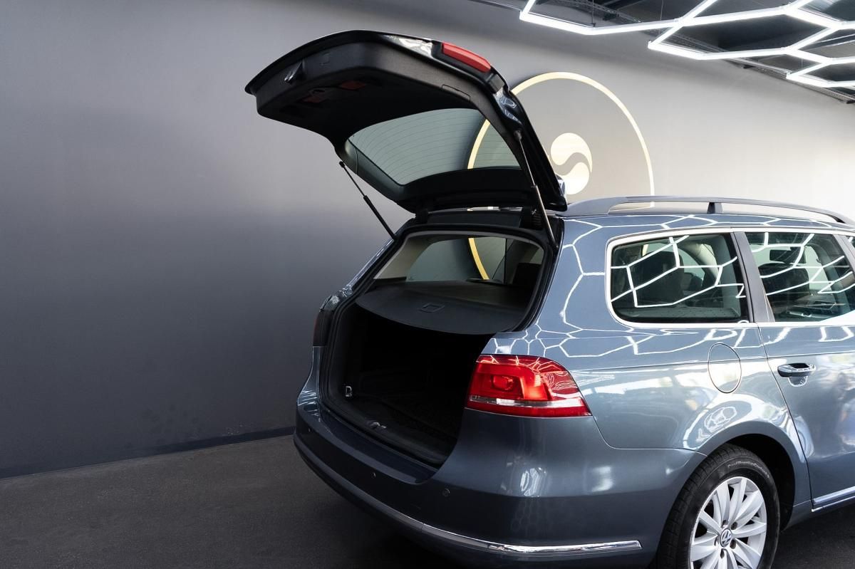 volkswagen-passat-variant-2011-diesel-1598cc