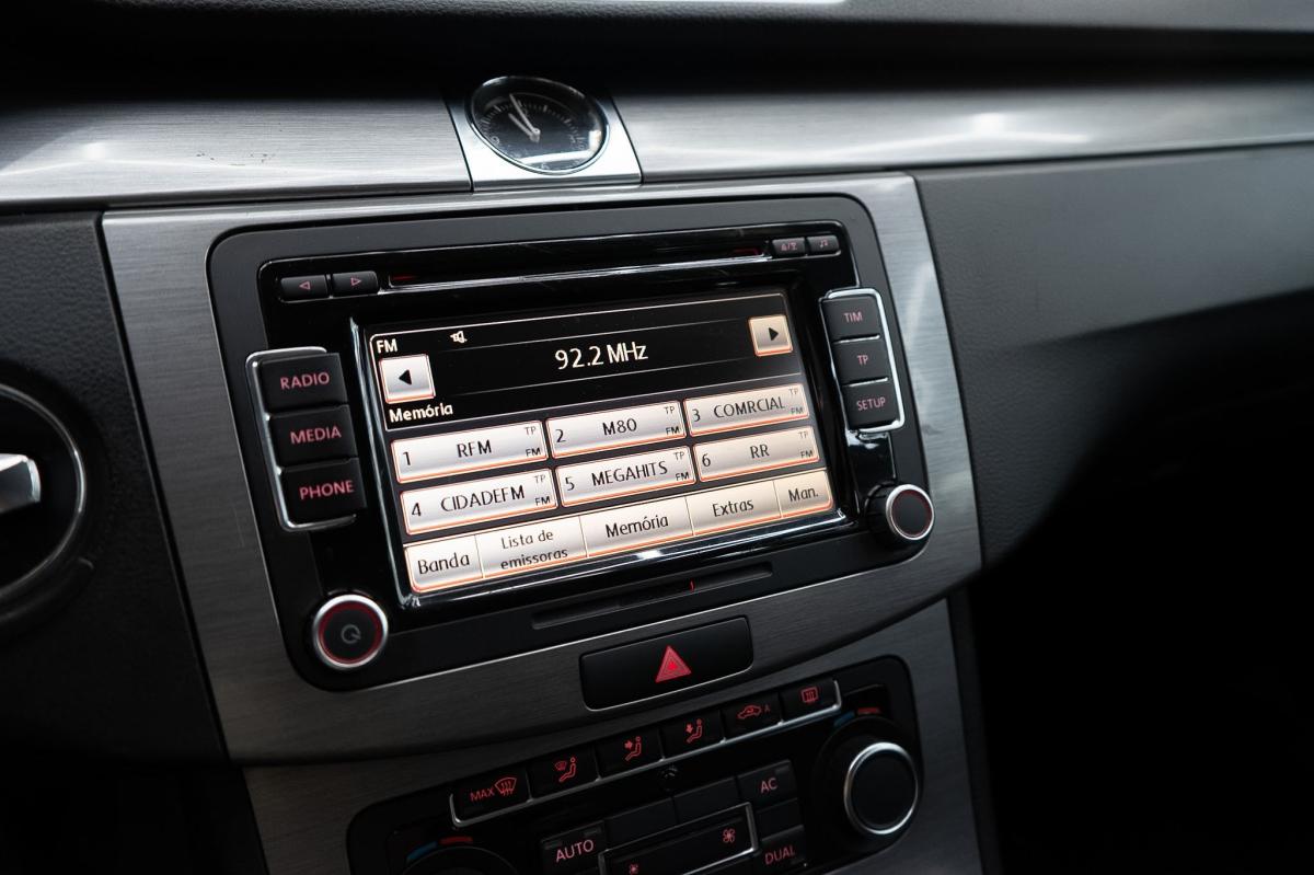volkswagen-passat-variant-2011-diesel-1598cc