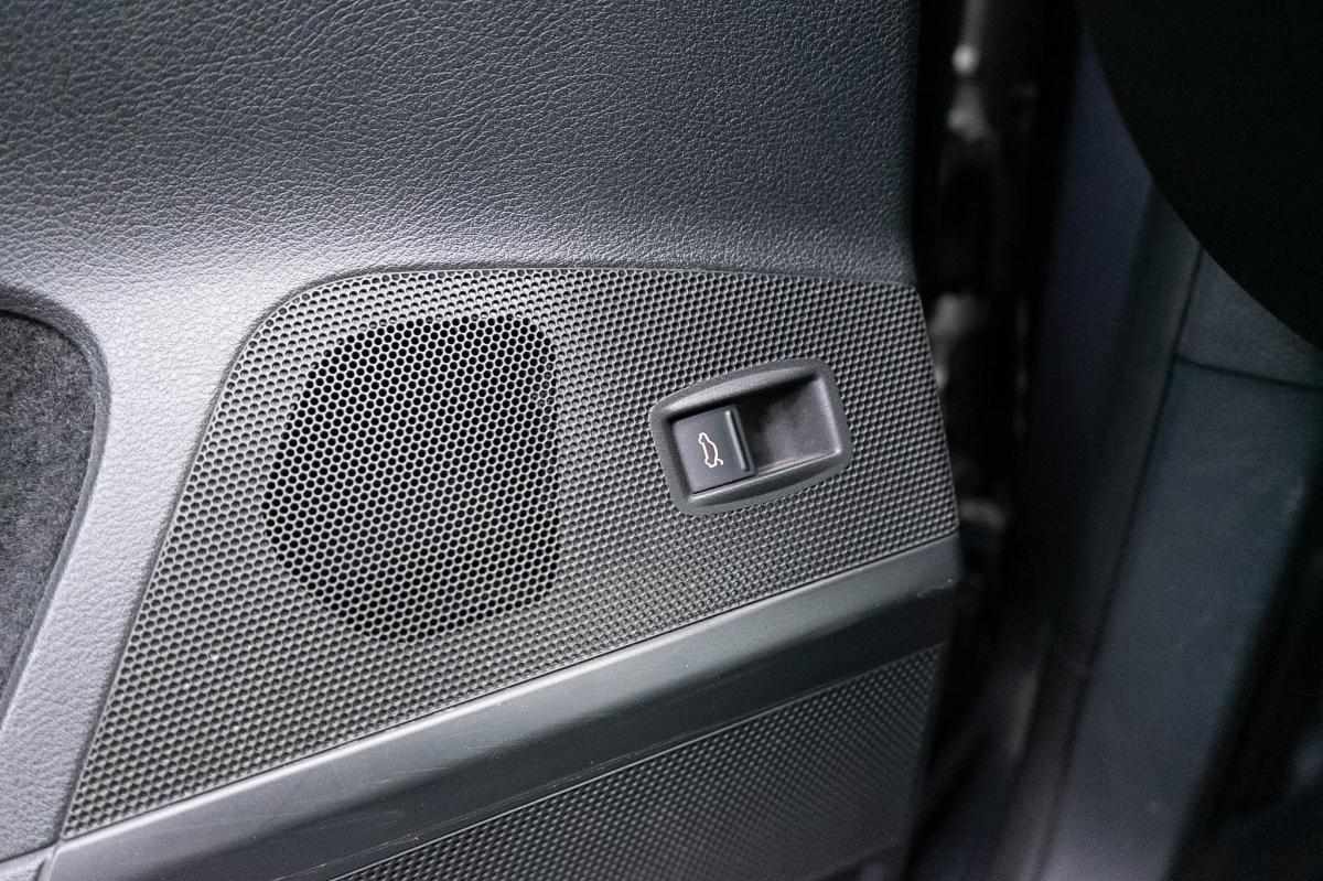 volkswagen-passat-variant-2011-diesel-1598cc