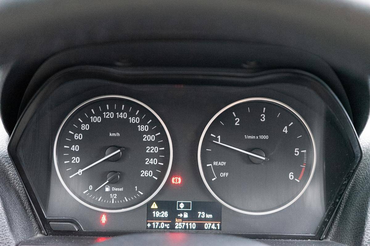 bmw-serie-1-2012-diesel-1995cc